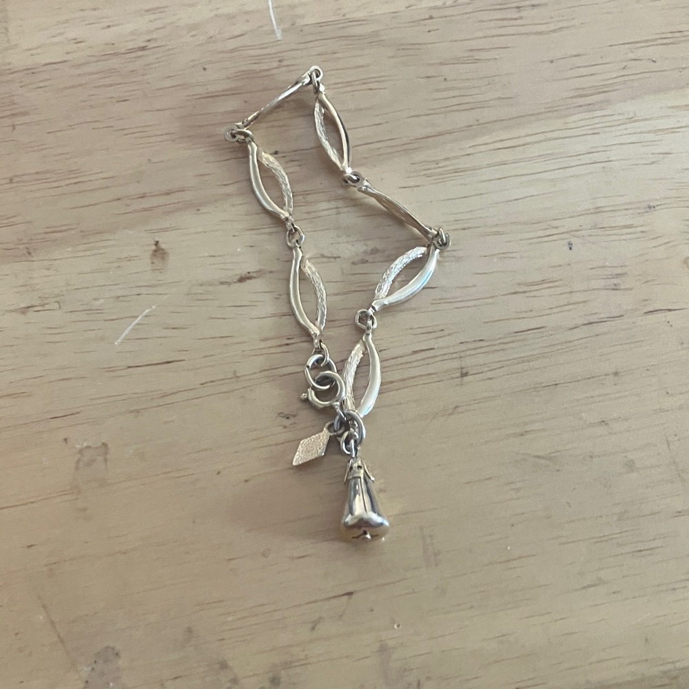 Elegant gold tone Bracelet with Charm